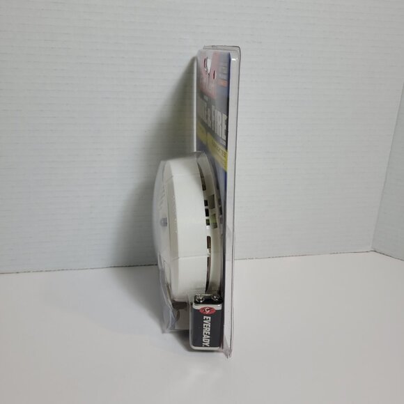 First Premium Smoke & Fire Alarm Model SA150B Bright Light And Sound New Sealed - Picture 4 of 7